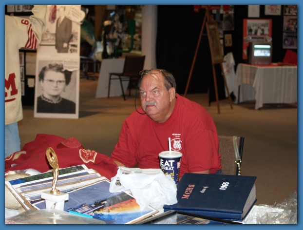 600x449 pixels (98K)