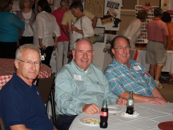 600x450 pixels (106K)