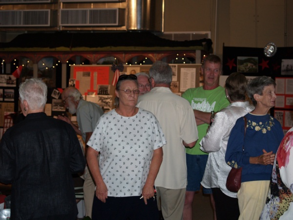 600x450 pixels (89K)