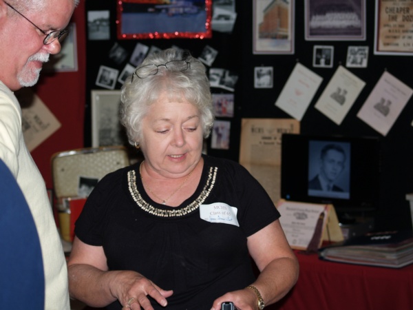 600x450 pixels (77K)