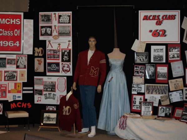 600x450 pixels (101K)