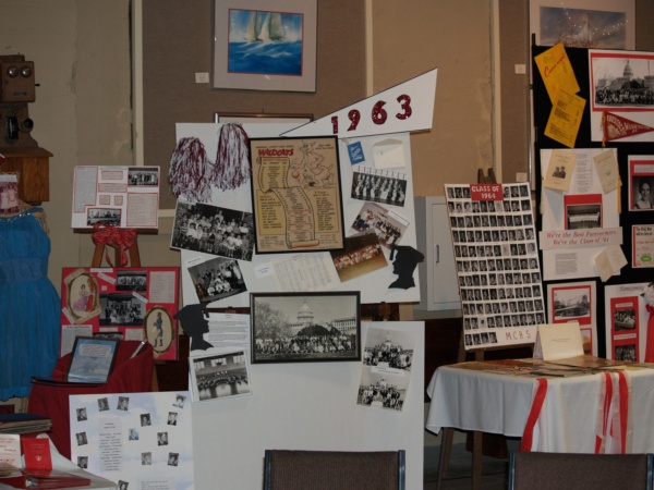 600x450 pixels (105K)